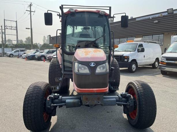 2010 Kubota M6040 4 wheel drive Farm Tractor Diesel image 8