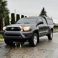 2015 Toyota Tacoma SR5 4X4 with Canopy thumbnail image 4