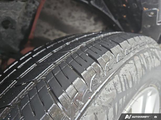 2017 Nissan Rogue SV | One Owner! image 7