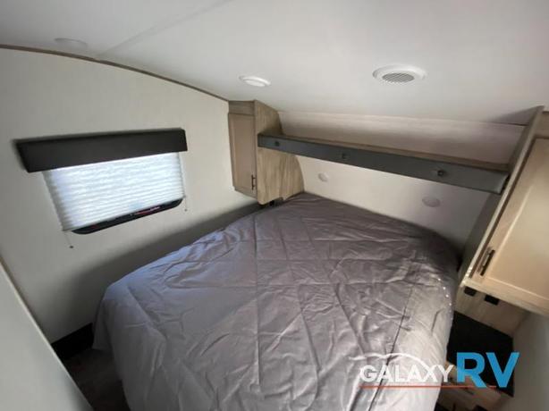 Used 2022 Forest River RV Arctic Wolf 327MB image 7