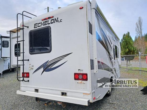 Used 2022 Thor Motor Coach Echelon LC LC26 Chevy image 4