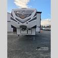 Used 2015 Keystone RV Fuzion 325 thumbnail image 2