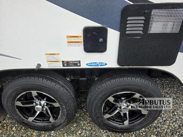 Used 2018 Outdoors RV Creek Side Mountain Series 18RBS image 3