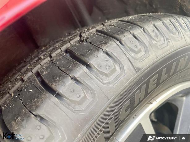 2021 Nissan Versa SV image 7