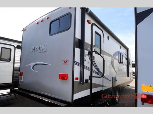 Used 2015 Keystone RV Passport Ultra Lite GRAND TOURING 2200RB image 6