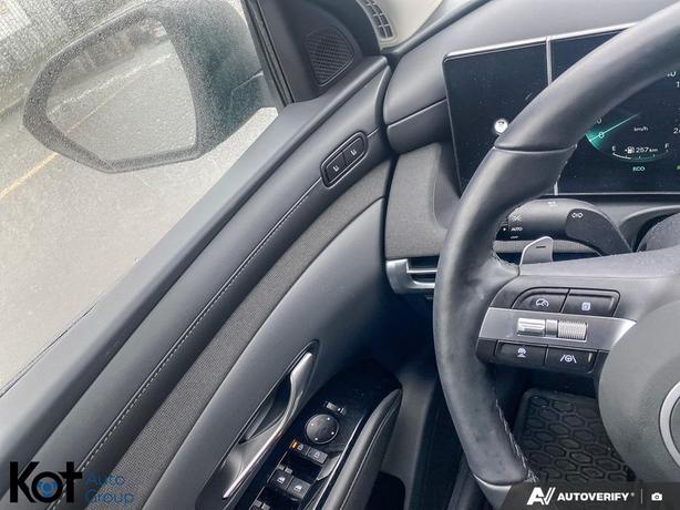 2025 Hyundai Tucson Hybrid Ultimate PANORAMIC SUNROOF! HEATED & VENTILATED LEATH image 8