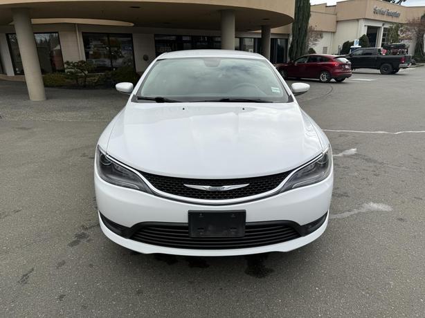 2017 Chrysler 200 LX image 8