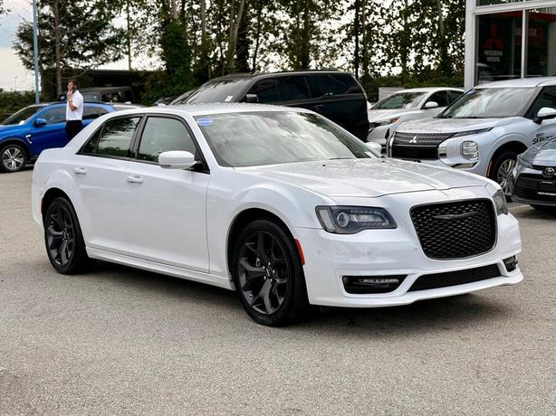 2023 Chrysler 300 Touring L - No Accidents, Leather, Navigation image 4