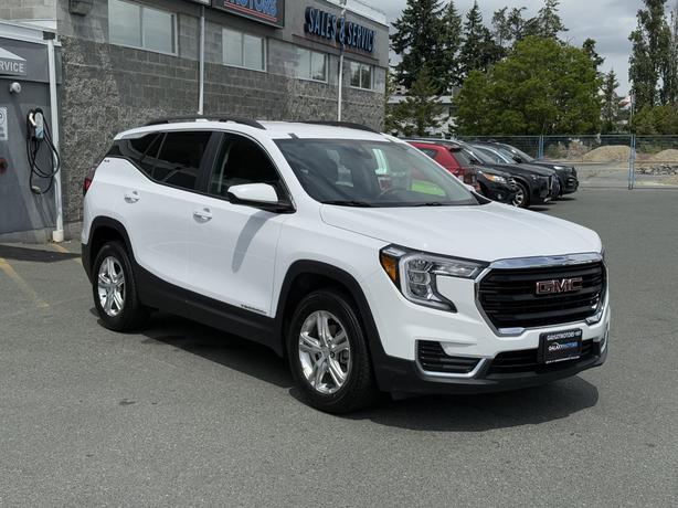 2024 GMC Terrain SLE AWD - Power Driver Seat & Premium Audio System image 4