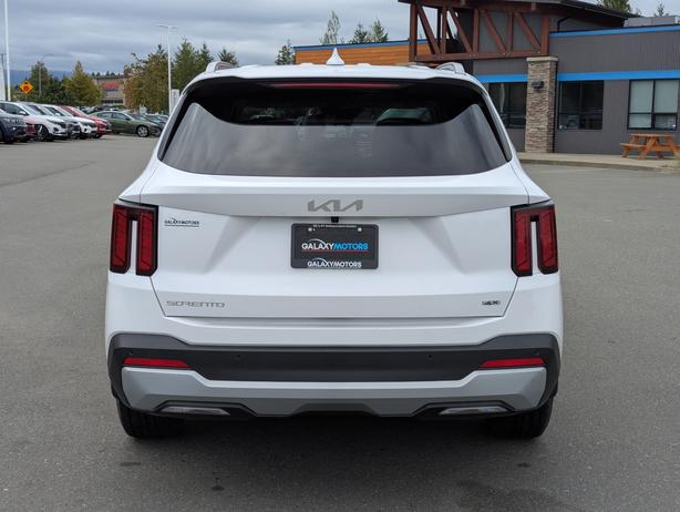 2024 Kia Sorento LX - No Accidents, Heated Seats, AWD image 7