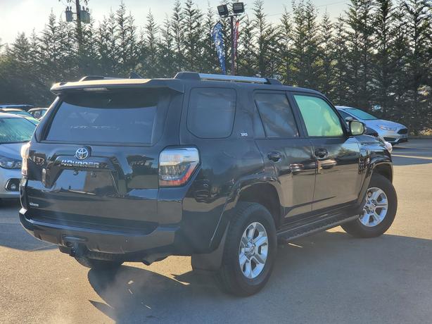 2022 Toyota 4Runner SR5 - 7 SEATER image 6