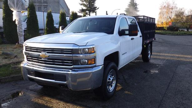 2016 Chevrolet Silverado 3500HD Crew Cab 4WD Service Truck image 4