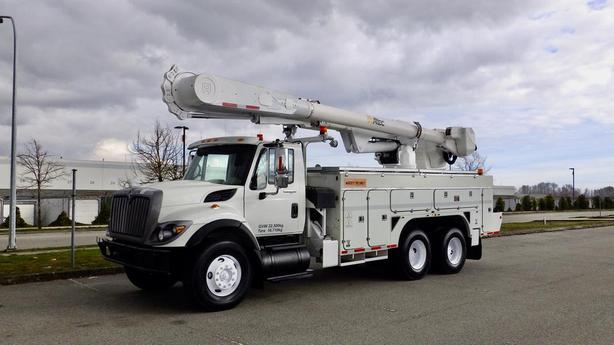 2008 International 7500 Tandem Bucket Truck Diesel Air Brakes image 5