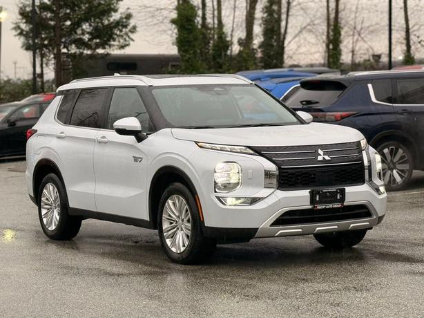 2024 Mitsubishi Outlander PHEV image 4