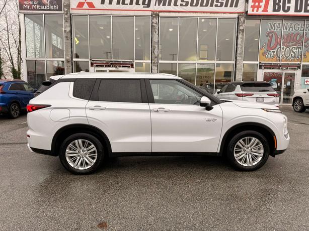 2024 Mitsubishi Outlander PHEV image 5