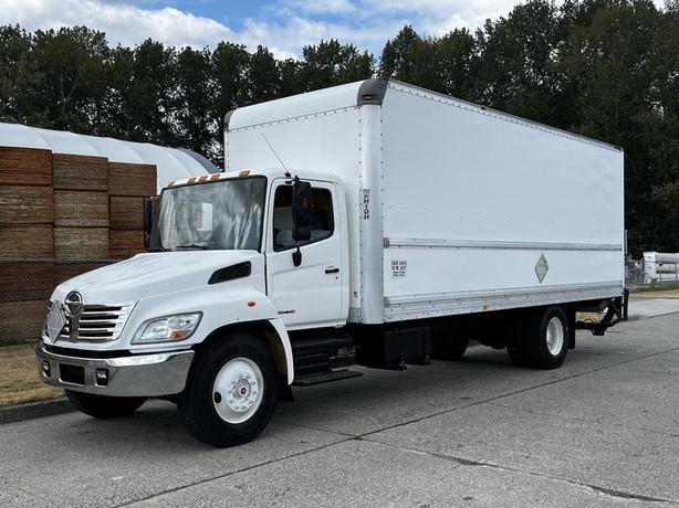 2006 Hino 268 24 Foot Cube Van Power Tailgate Hydraulic Brakes Diesel image 5