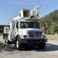 2006 International 7500 Diesel Altec Bucket Truck with Air Brakes thumbnail image 2