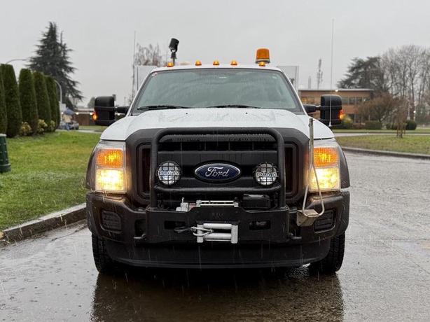 2015 Ford F-450 SuperCab 4X4 Diesel Service Truck with Storage Compartments image 3