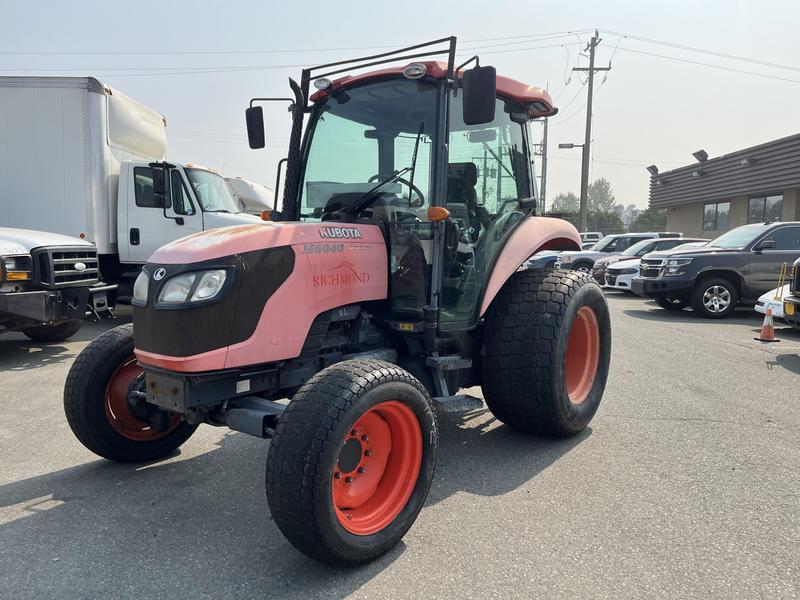 2010 Kubota M6040 4 wheel drive Farm Tractor Diesel display photo