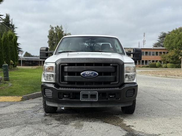 2011 Ford F-250 SD XL SuperCab 2WD Long Box Work Truck image 3