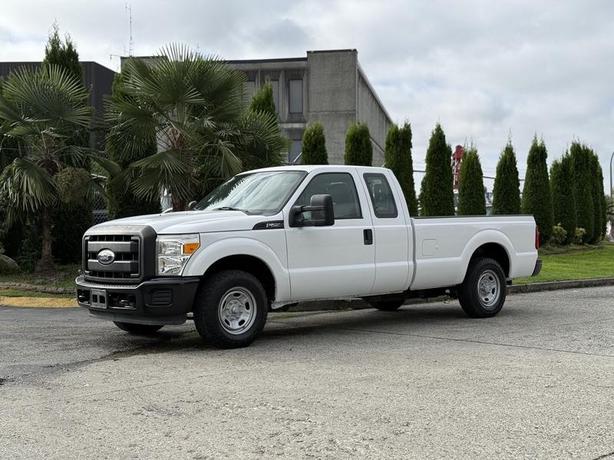 2011 Ford F-250 SD XL SuperCab 2WD Long Box Work Truck image 5