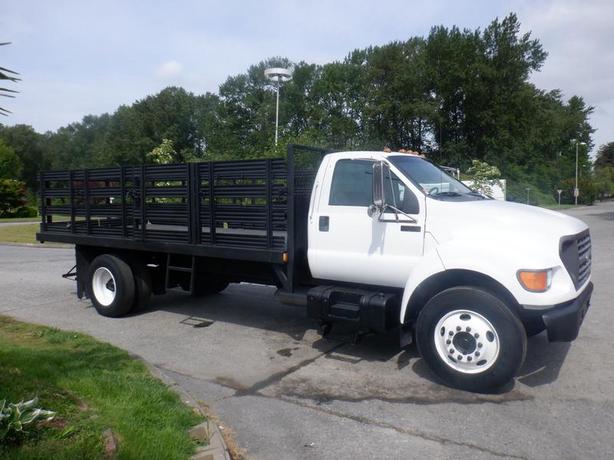 2001 Ford F-650 18 Foot Flat Deck Diesel Air Brakes image 5