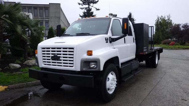 2008 Chevrolet C7500 Flat Deck Diesel with Air Brakes Dually image 4