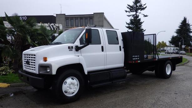 2008 Chevrolet C7500 Flat Deck Diesel with Air Brakes Dually image 5