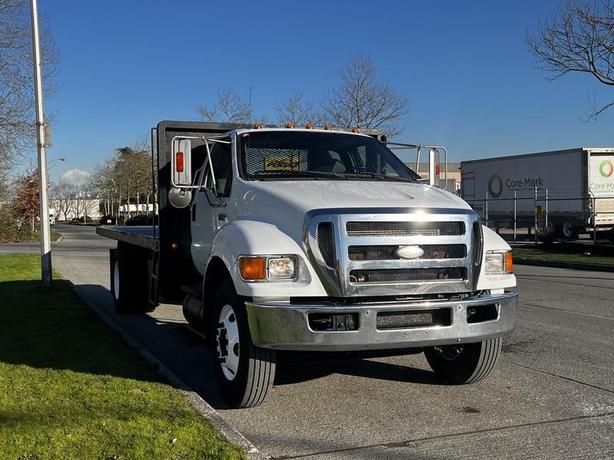 2008 Ford F-750 Flack Deck 2WD Diesel Hydraulic Brakes image 2