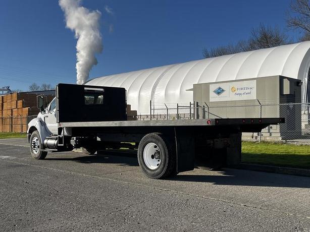 2008 Ford F-750 Flack Deck 2WD Diesel Hydraulic Brakes image 7