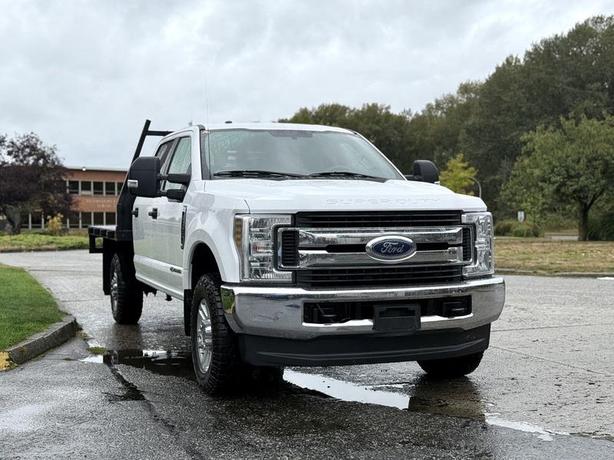 2019 Ford F-350 SD XLT 4x4 Crew Cab Diesel with 8-Foot Flat Deck image 2