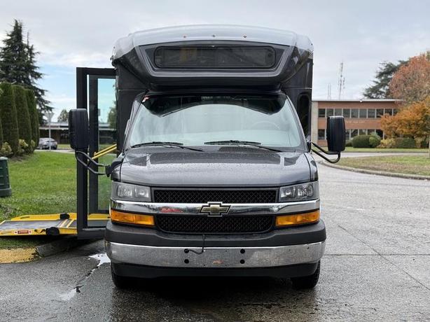 2019 Chevrolet Express 4500 22-Passenger Wheelchair Accessible Bus image 3