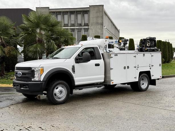 2017 Ford F-550 XL Super Duty Service Truck with Maxilift Cobra Crane image 5