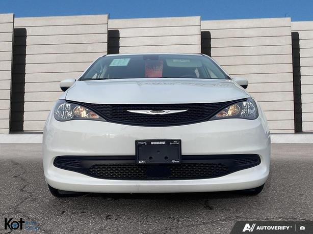 2023 Chrysler Grand Caravan SXT image 2