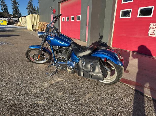 2008 Harley Davidson Rocker C - Softail CLASSIC HARLEY SOUL WITH MODERN STYLE image 7