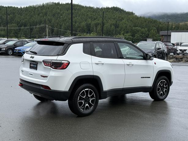 2024 Jeep Compass Trailhawk 4WD - Front Dual Zone A/C & ABS Brakes image 6