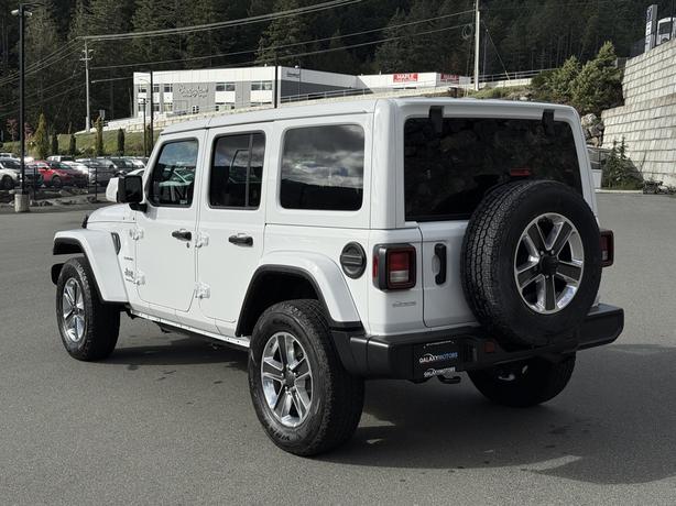 2023 Jeep Wrangler SAHARA 4WD-Dual Zone A/C & Back Up Camera image 8