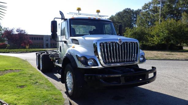 2012 International Work Star 7400 Cab and Chassis Former Dump Truck Air Brakes D image 2