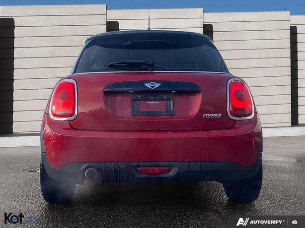 2016 MINI Cooper Hardtop Base image 5