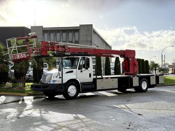 2010 International 4300 Durastar Bucket Flat Deck Truck Diesel image 5