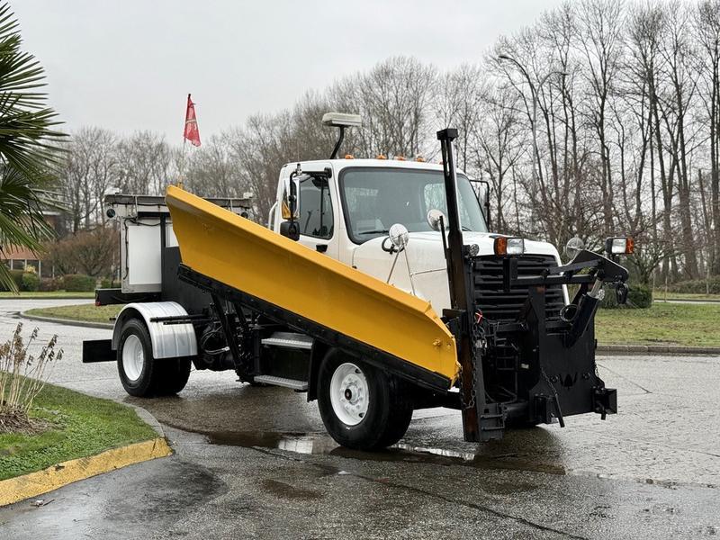 2016 Freightliner 108SD Cummins Manual Plow Truck – 8.9L Diesel, Air Brakes display photo