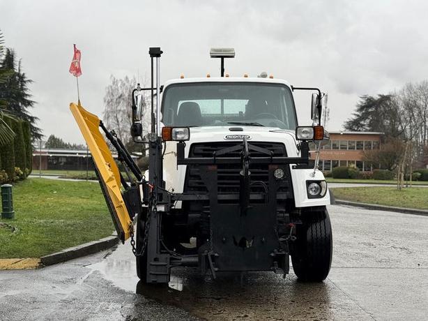 2016 Freightliner 108SD Cummins Manual Plow Truck – 8.9L Diesel, Air Brakes image 3