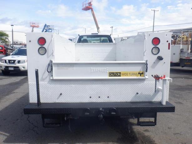 2011 Ford F-750 Service Truck 2WD 3 Seater Diesel image 8