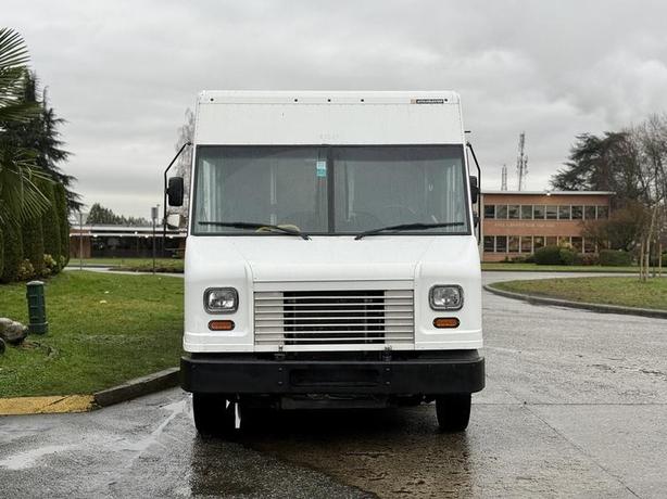 2018 Ford E-450 18 Foot Step Van with Rear Shelving image 3