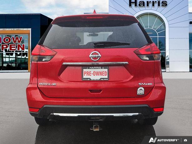 2017 Nissan Rogue SV | One Owner! image 5