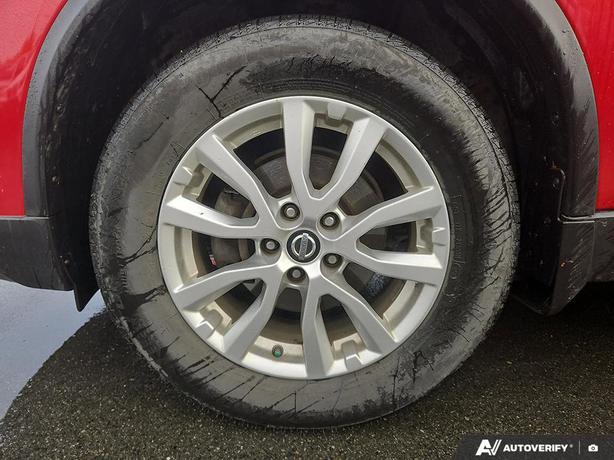 2017 Nissan Rogue SV | One Owner! image 6