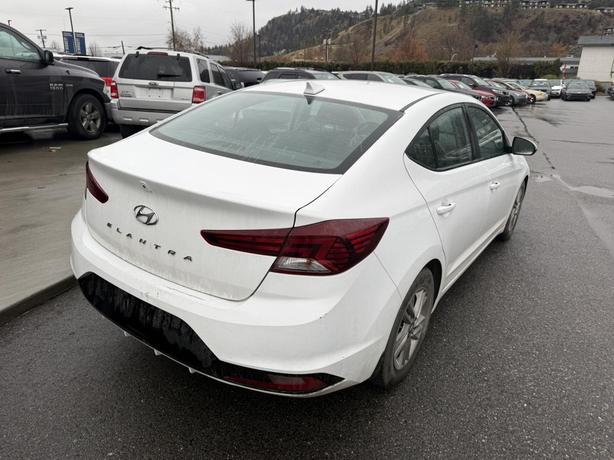 2020 Hyundai Elantra Preferred ! ONE OWNER! HEATED SEATS! APPLE CARPLAY! ANDROID image 4