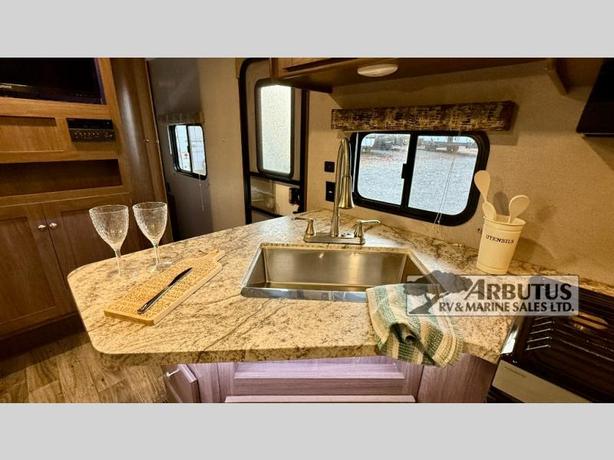 Used 2018 Keystone RV Hideout 24BHSWE image 7