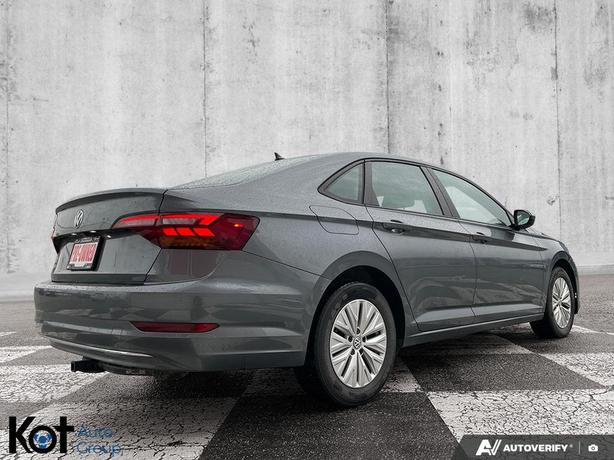 2019 Volkswagen Jetta Comfortline | 6-Speed Manual | Heated Seats | Apple CarPla image 5