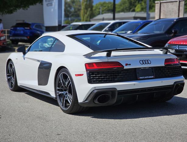 2023 Audi R8 Coupe V10 Performance - Carbon Options, No Accidents image 7